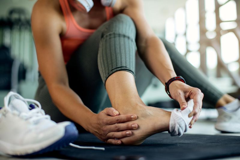 How do You Know if an Ankle is Broken or Sprained? - Dr. Naveen Bhadauria